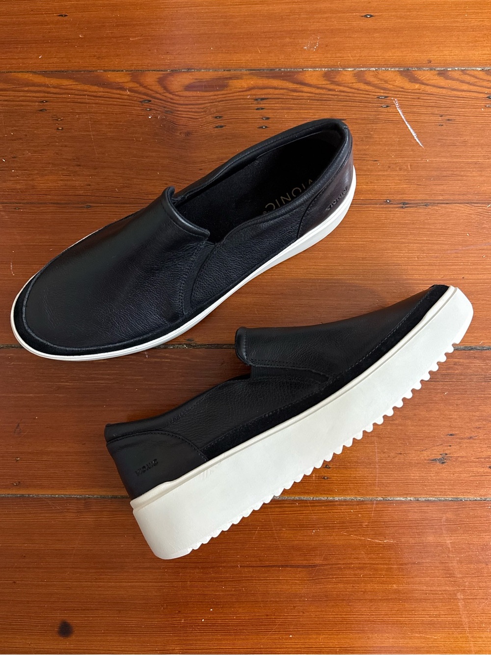 NWOB Vionic Kearny Supportive Slip On Sneakers Black Leather Platform Sz 12 🧡🍄